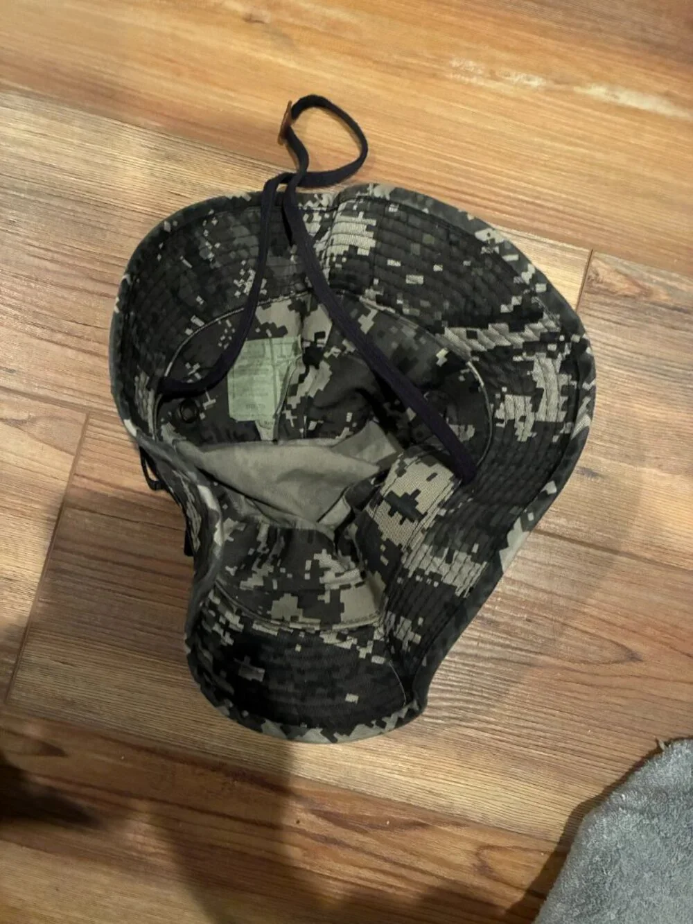 Bucket Hat Cameo